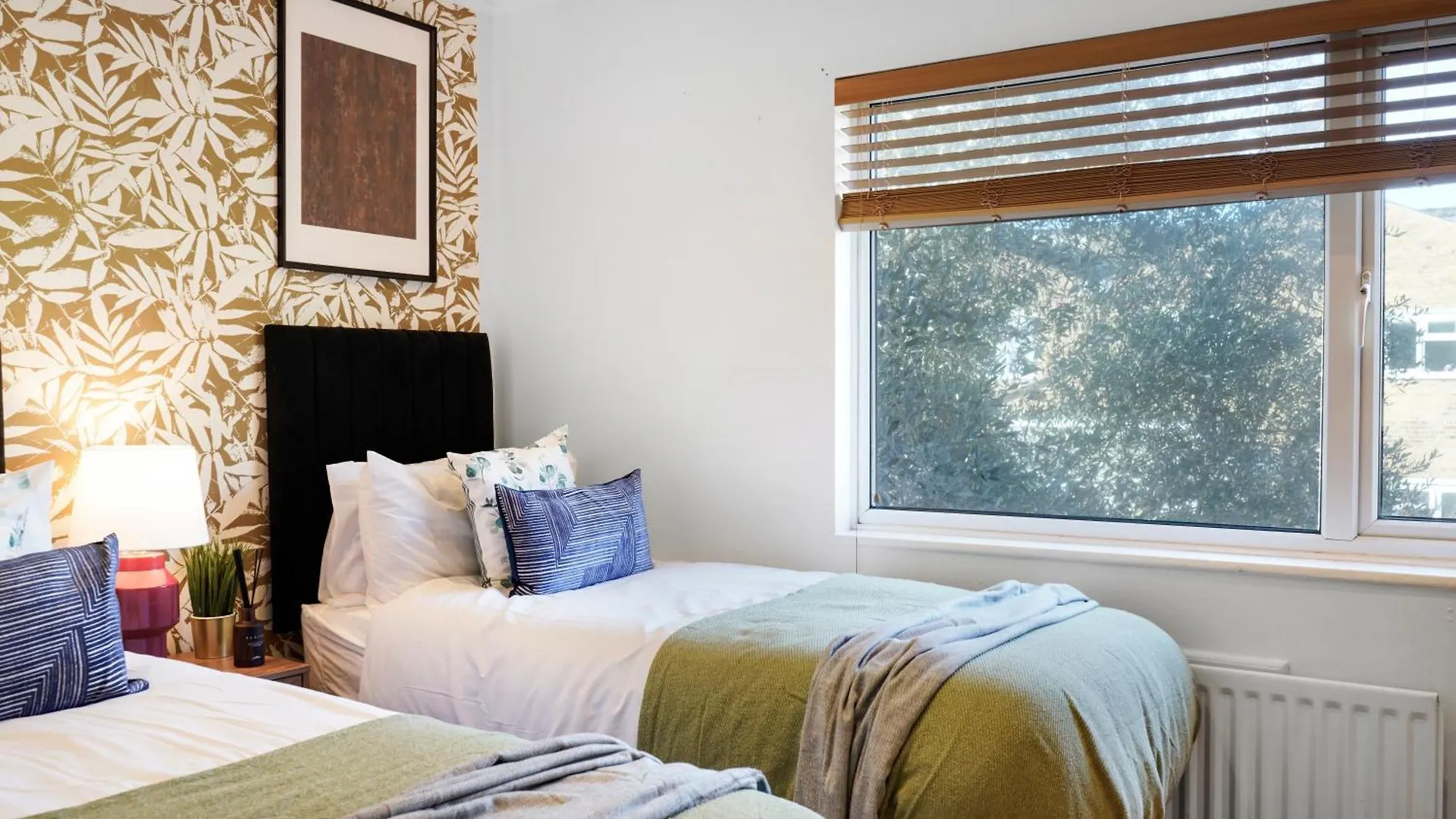40 Percent Off! - Delightful Abode In London - Garden Villa Holiday home