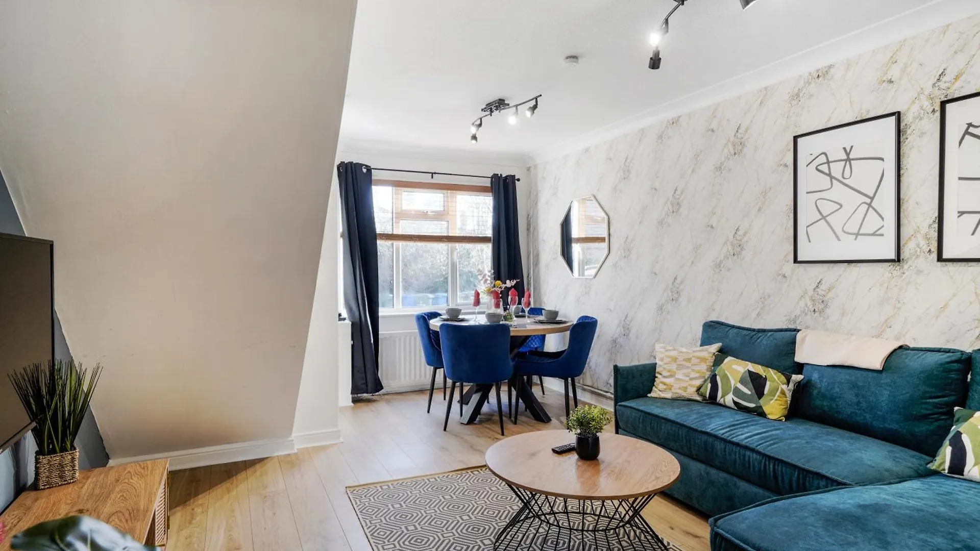 40 Percent Off! - Delightful Abode In London - Garden Villa 0*,